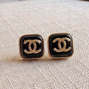 CHANEL Elegant Black and Gold Earrings